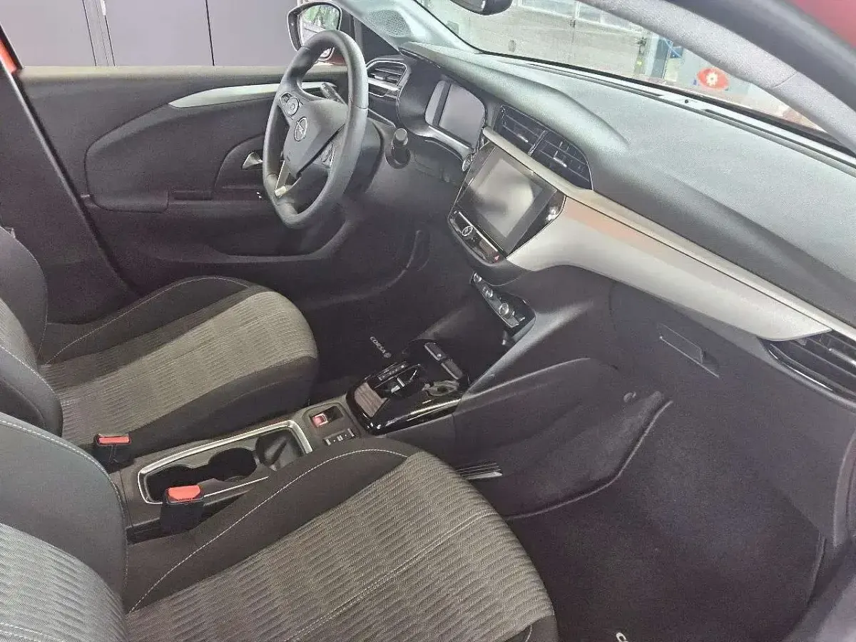 Używany Opel Corsa-e Edition 100 kW (136 KM) 2022 Pomarańczowy Hatchback