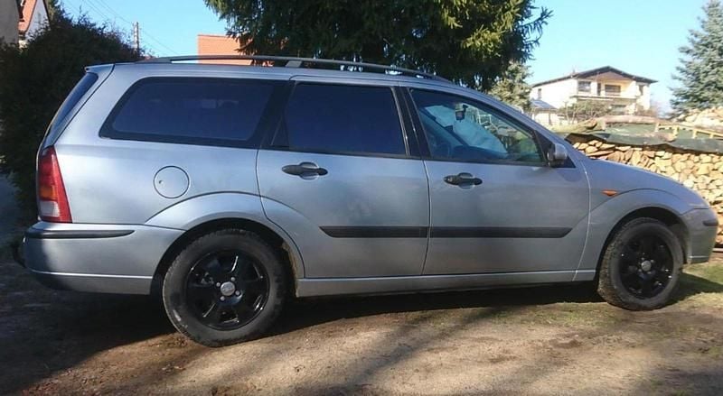 Second-hand Ford Focus 100 CP (73 kW) 2004 Argintiu Break