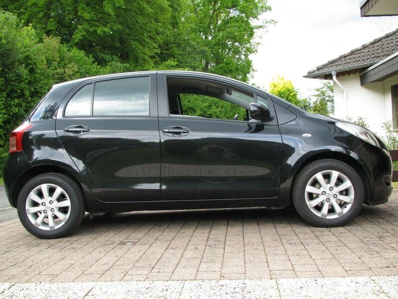 Schwarz Gebraucht 2008 Toyota Yaris Team Kleinwagen | 3.999 € (Fairer Preis) - Bild 1/2