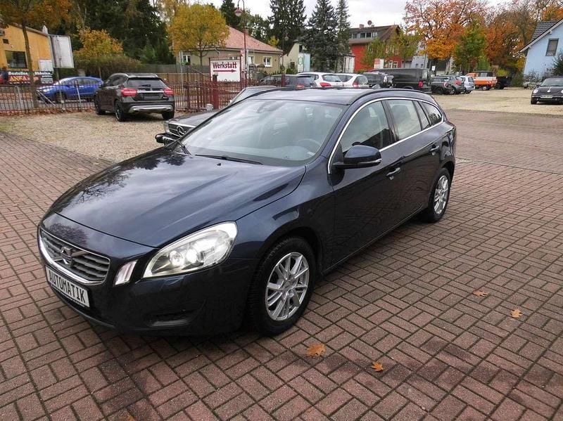 Blau Gebraucht 2012 Volvo V60 Kombi | 11.990 € (Teuer) - Bild 1/4
