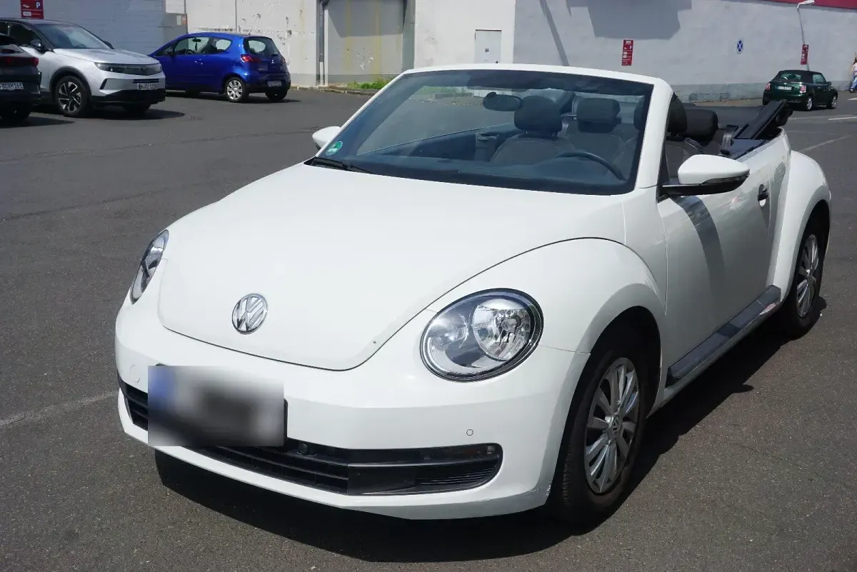 Gebraucht VW Beetle 105 PS (77 kW) 2015 Weiß Kleinwagen