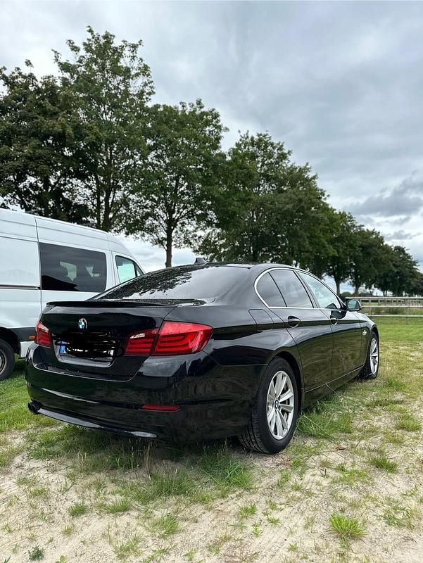 Schwarz Gebraucht 2011 BMW 525 Limousine | 7.500 € (Fairer Preis) - Bild 1/4