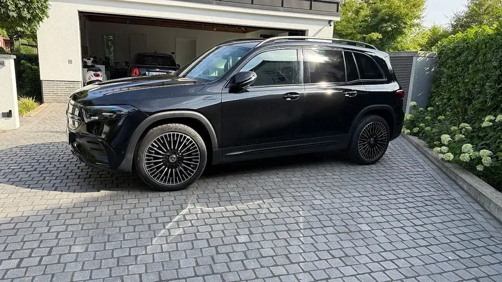 Gebraucht Mercedes EQB250 139 kW (190 PS) 2022 Schwarz SUV