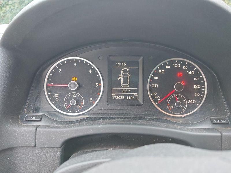 Second-hand VW Tiguan Team 140 CP (102 kW) 2011 Alb SUV