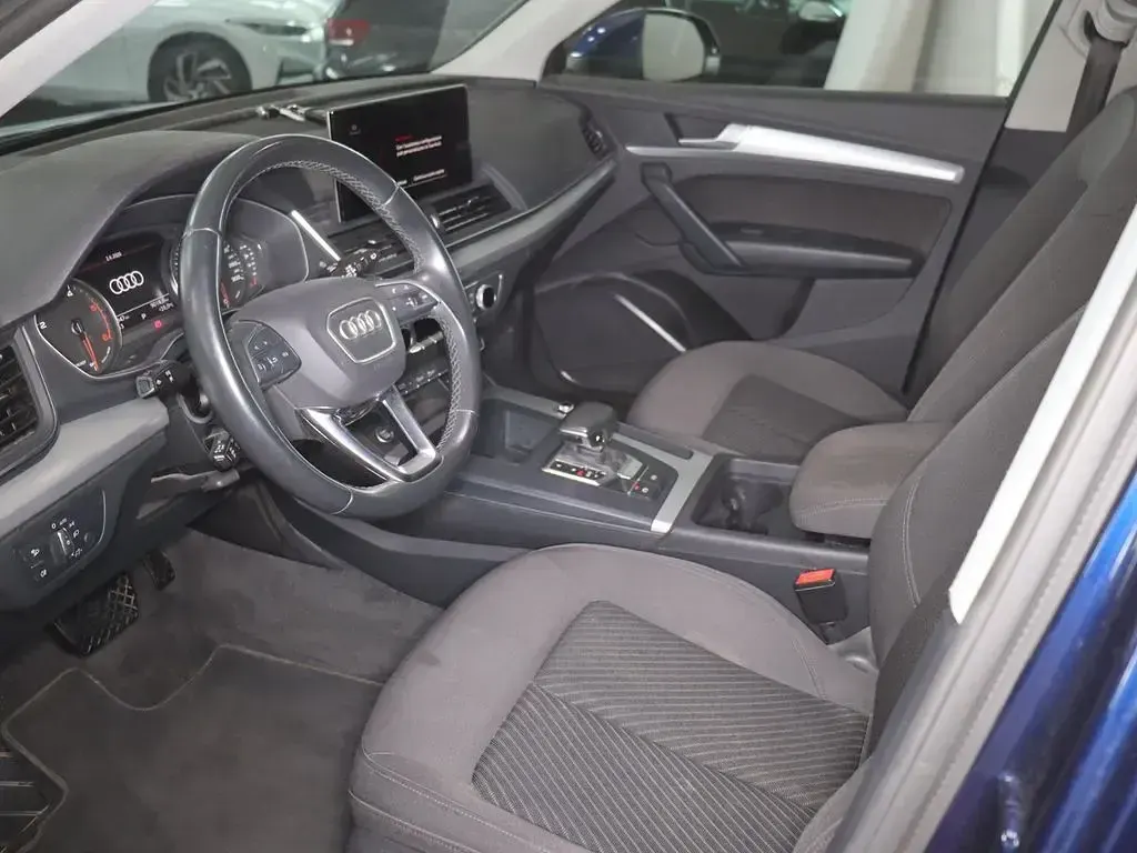 Gebraucht Audi Q5 Ambiente 163 PS (119 kW) 2021 Navarrablau metallic (metallic) SUV