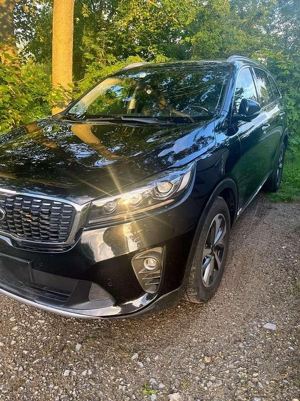Schwarz Gebraucht 2019 Kia Sorento Spirit SUV | 25.990 € (Fairer Preis) - Bild 1/4