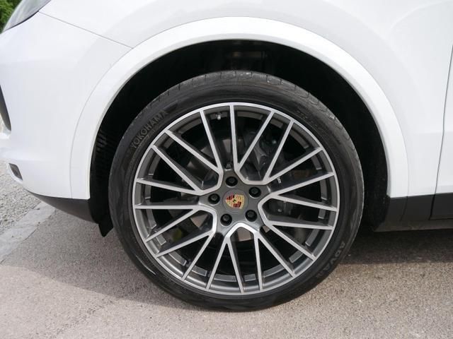 Carraraweiß carraraweiß Gebraucht 2022 Porsche Cayenne SUV | 78.820 € - Bild 1/4
