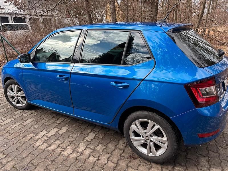 Gebraucht Skoda Fabia Style 95 PS (69 kW) 2021 Blau Limousine