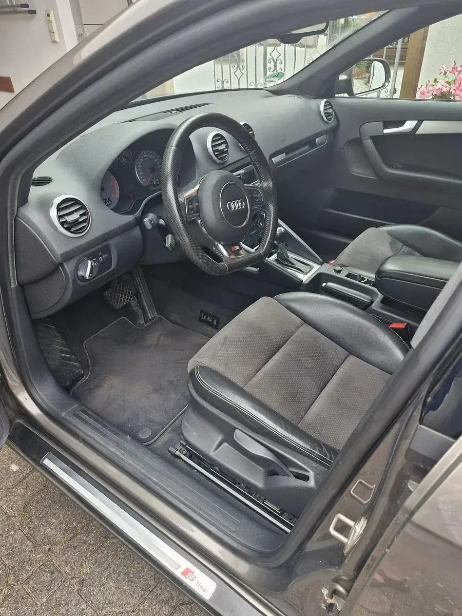 Gebraucht Audi A3 Ambition 140 PS (102 kW) 2011 Grau Kleinwagen