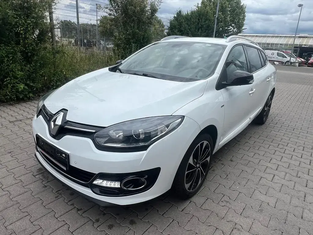 Gebraucht Renault Mégane III Bose Edition 110 PS (80 kW) 2015 Weiß Limousine