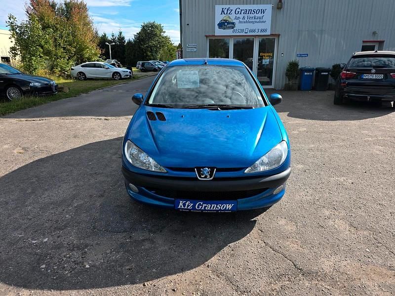 Blau Gebraucht 2004 Peugeot 206 Kleinwagen | 2.395 € (Teuer) - Bild 1/4