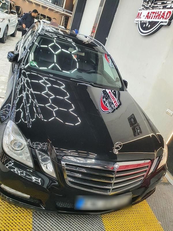 Gebraucht Mercedes 200 101 PS (74 kW) 2010 Schwarz Kombi