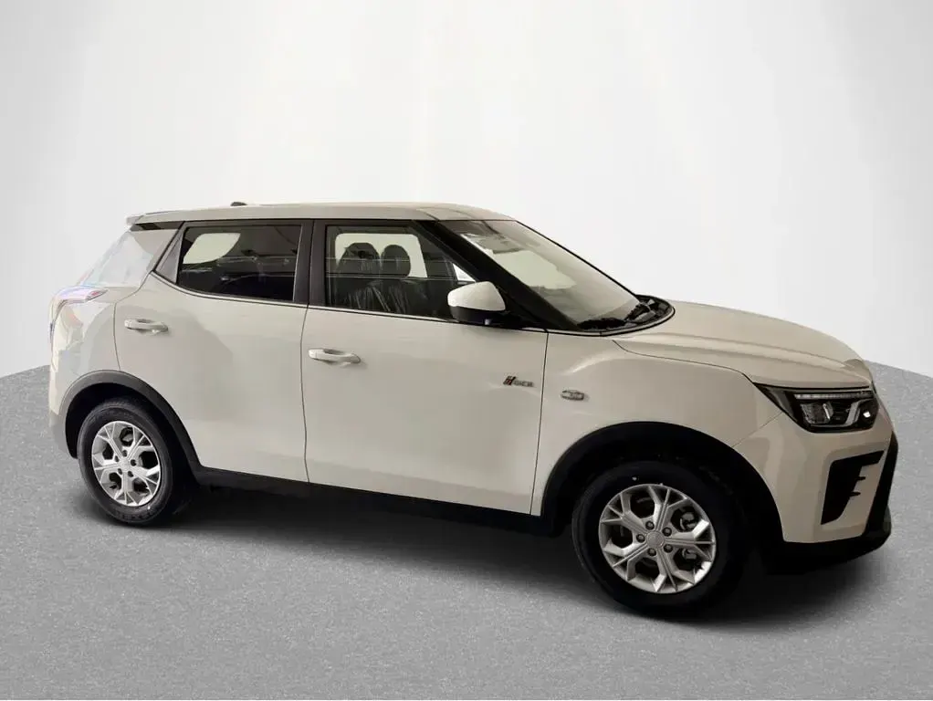 Neu KGM Tivoli 163 PS (119 kW) 2026 Weiß SUV