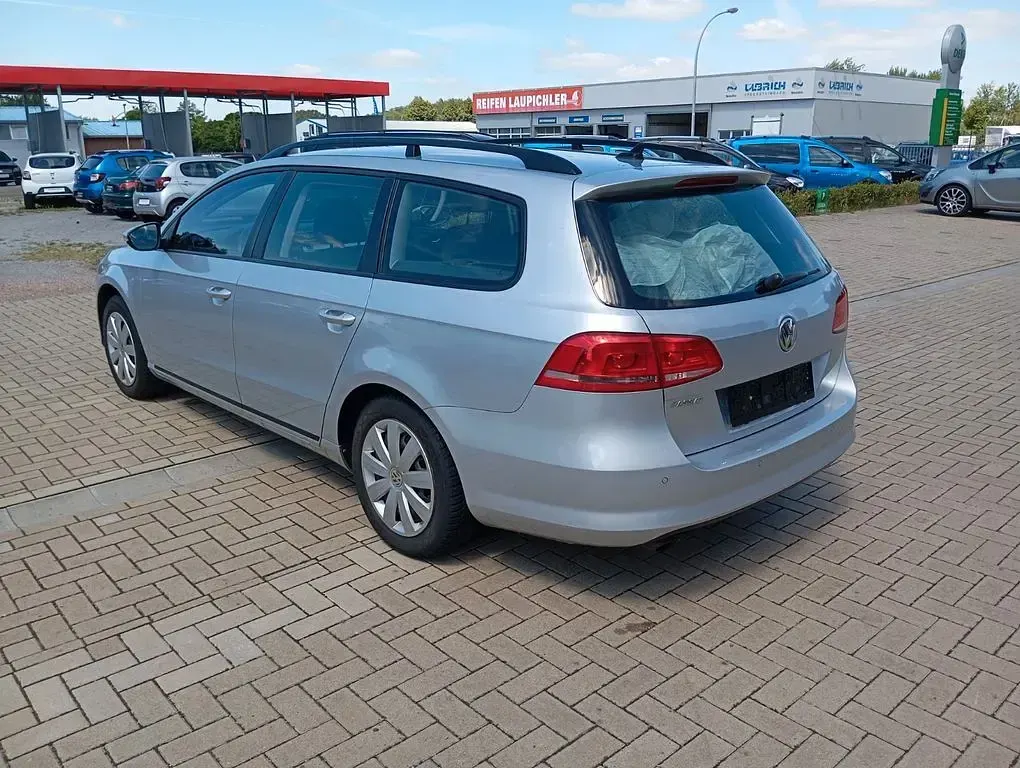 Gebraucht VW Passat 122 PS (89 kW) 2012 Silber Kombi