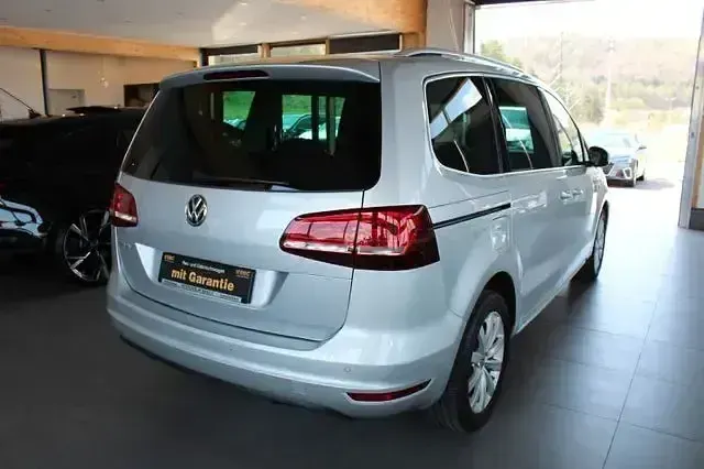 Gebraucht VW Sharan Highline 150 PS (110 kW) 2018 Silber Van / Kleinbus