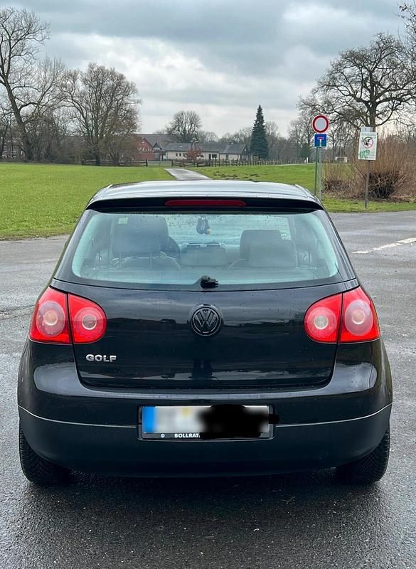 Gebraucht VW Golf IV 75 PS (55 kW) 2004 Schwarz Kleinwagen