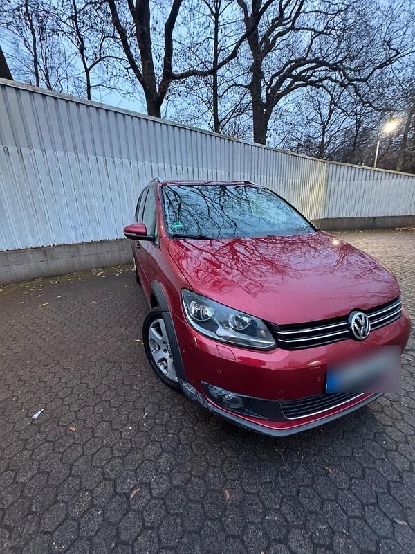 Gebraucht VW Touran Cross 105 PS (77 kW) 2011 Rot Van / Kleinbus