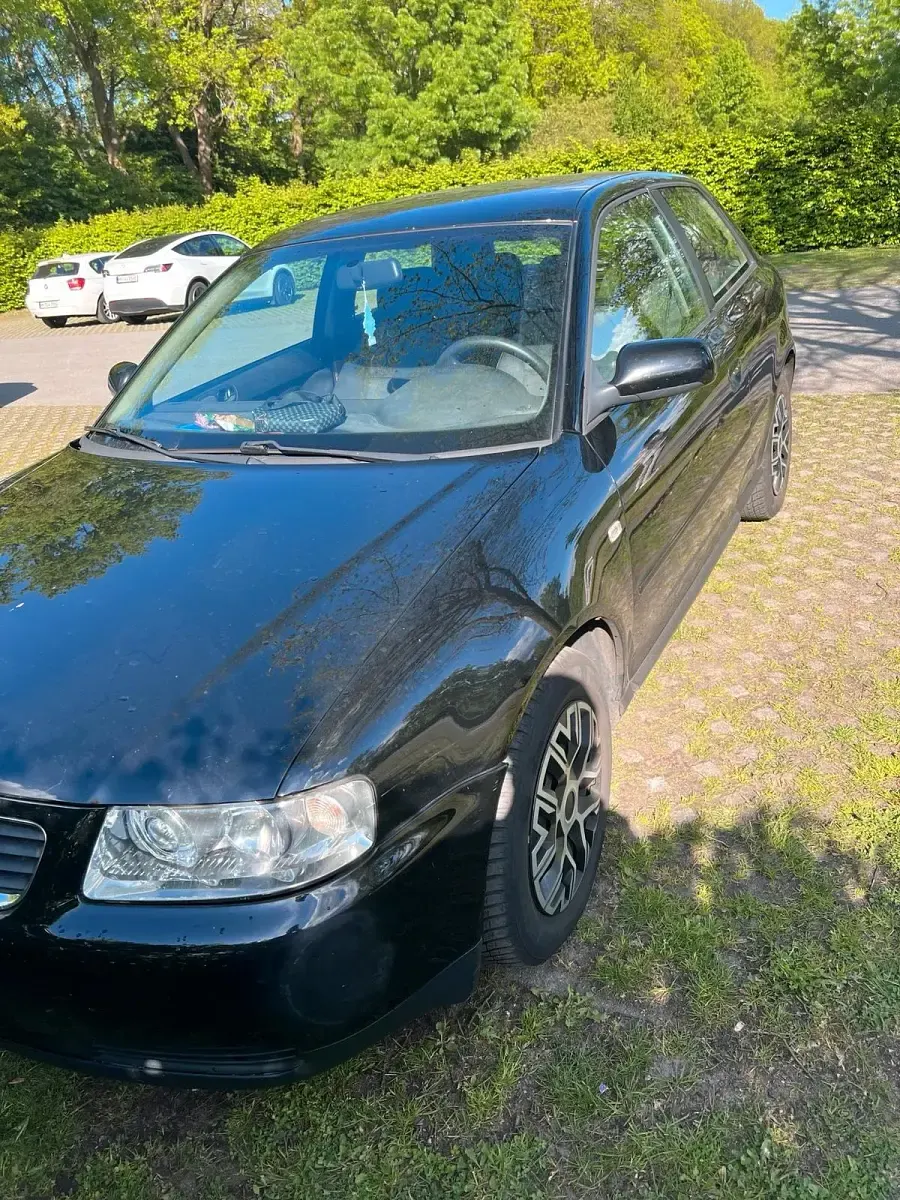 Gebraucht Audi A3 80 PS (58 kW) 2001 Schwarz Kleinwagen