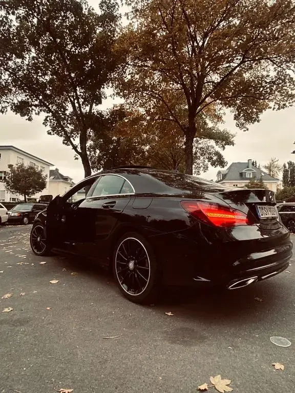 Gebraucht Mercedes CLA180 AMG line 122 PS (89 kW) 2017 Schwarz Limousine