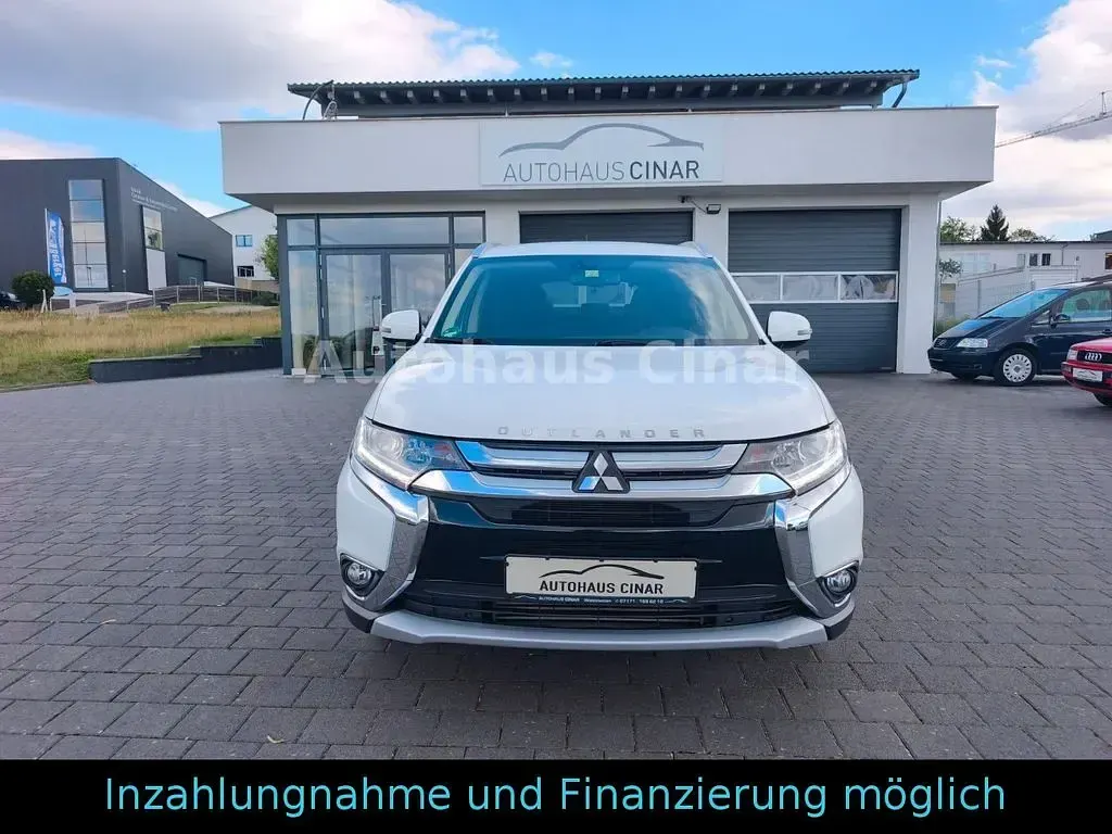 Gebraucht Mitsubishi Outlander Plus 150 PS (110 kW) 2016 Weiß SUV
