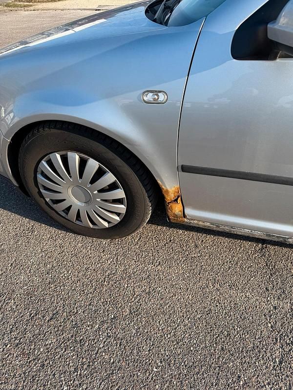 Gebraucht VW Golf IV 75 PS (55 kW) 2001 Silber Limousine