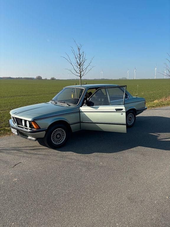 Grün Gebraucht 1983 BMW 315 Basis Kleinwagen | 8.500 € - Bild 1/4