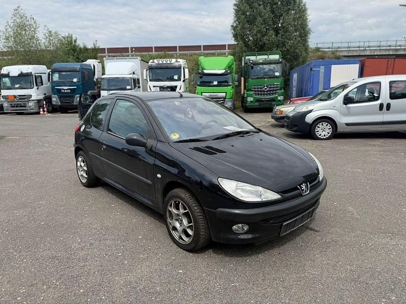Gebraucht Peugeot 206 68 PS (50 kW) 2003 Schwarz Limousine