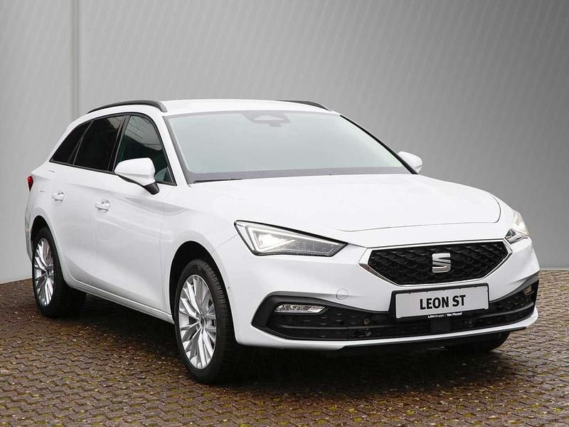 Neu Seat Leon 150 PS (110 kW) 2026 Glacial weiß metallic Kombi