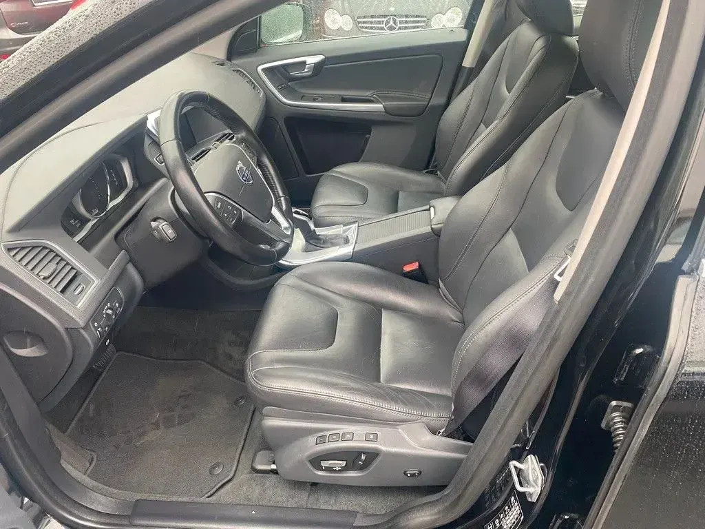 Gebraucht Volvo XC60 Summum 150 PS (110 kW) 2017 Schwarz SUV
