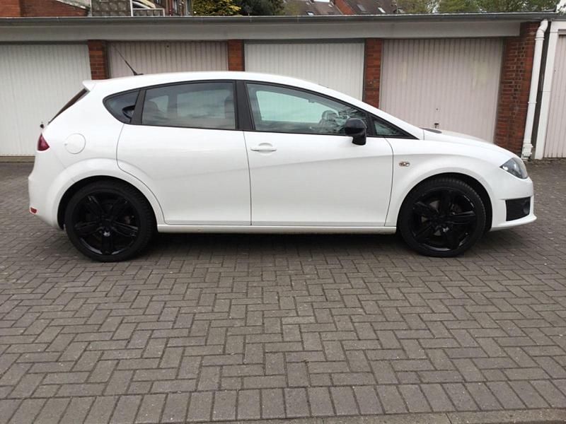 Second-hand Seat Leon FR 125 CP (91 kW) 2011 Alb Hatchback