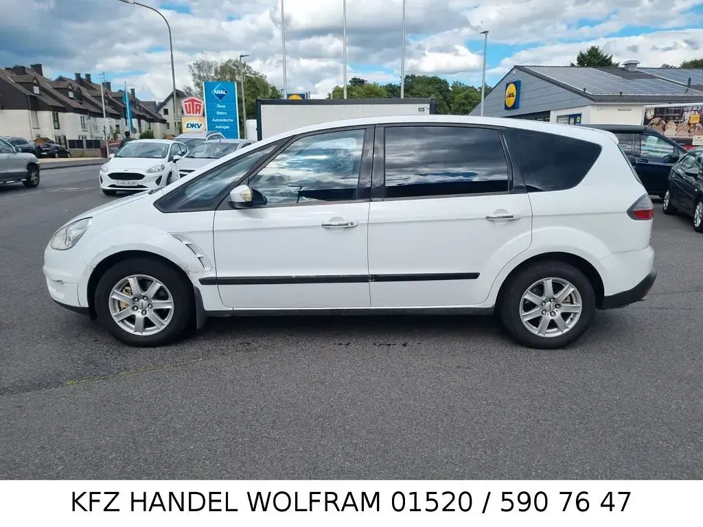 Gebraucht Ford S-MAX Titanium 116 PS (85 kW) 2009 Weiß Van / Kleinbus