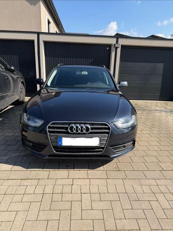 Gebraucht Audi A4 Ambition 177 PS (130 kW) 2013 Blau Kombi