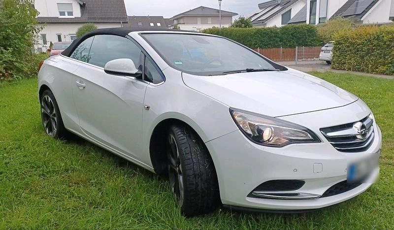 Second-hand Opel Cascada 140 CP (102 kW) 2013 Alb Cabrio