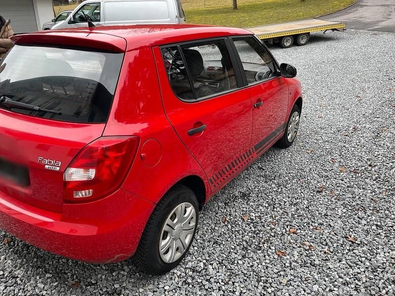 Gebraucht Skoda Fabia 60 PS (44 kW) 2009 Rot Kleinwagen