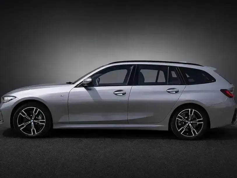 Gebraucht BMW 330 M Sport 245 PS (180 kW) 2025 Grau Kombi