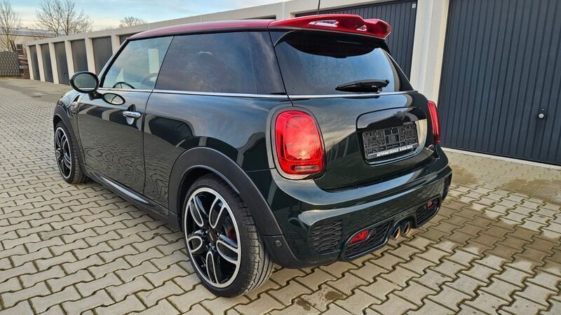 Gebraucht Mini John Cooper Works 231 PS (169 kW) 2020 Rebel green Kleinwagen