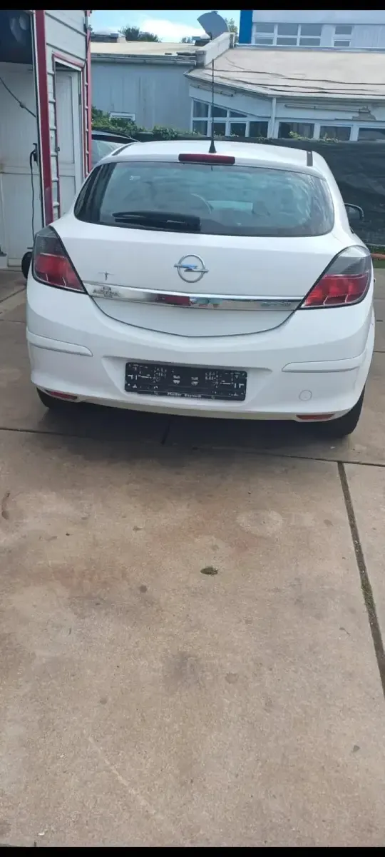 Gebraucht Opel Astra 2009 Weiß Coupé