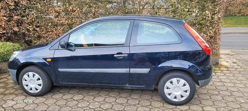 Gebraucht Ford Fiesta 60 PS (44 kW) 2006 Blau Kleinwagen