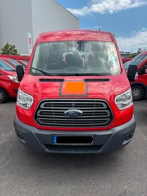 Gebraucht Ford Transit Trend 105 PS (77 kW) 2018 Rot Van