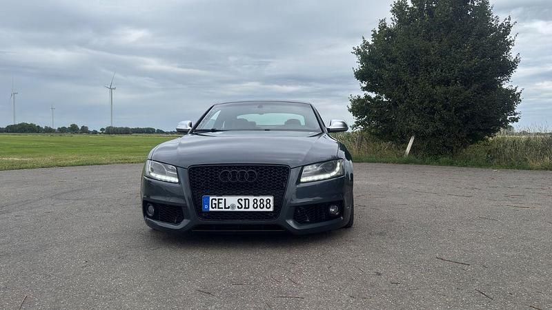 Grau Gebraucht 2007 Audi A5 S-Line Coupé | 7.999 € - Bild 1/4