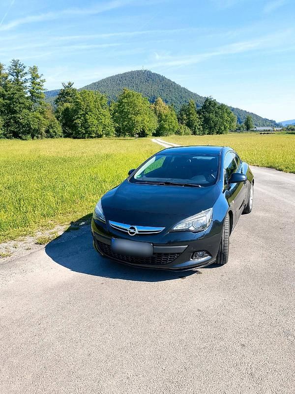 Schwarz Gebraucht 2012 Opel Astra GTC Coupé | 5.800 € (Fairer Preis) - Bild 1/4
