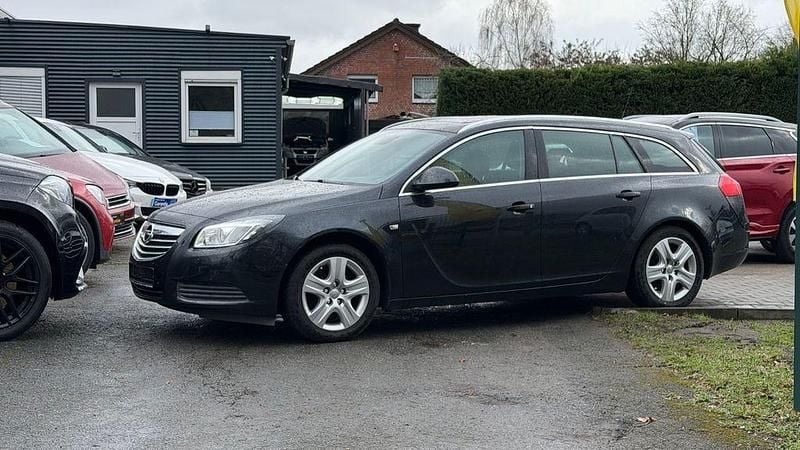 Gebraucht Opel Insignia Edition 160 PS (117 kW) 2013 Schwarz Kombi