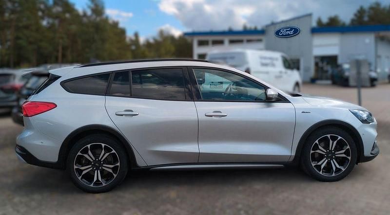Gebraucht Ford Focus Active X 150 PS (110 kW) 2021 Silber Limousine