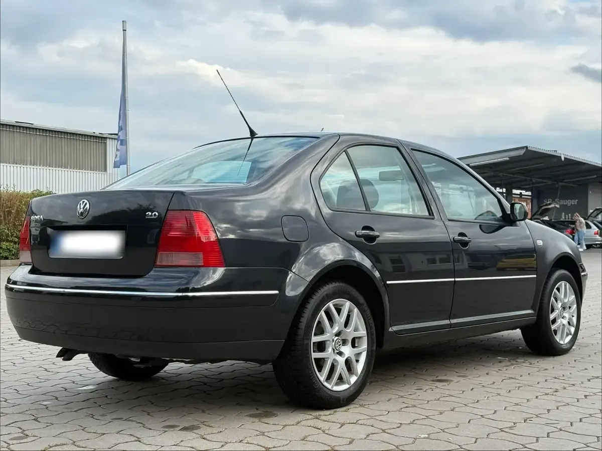 Gebraucht VW Bora 116 PS (85 kW) 2002 Schwarz Limousine