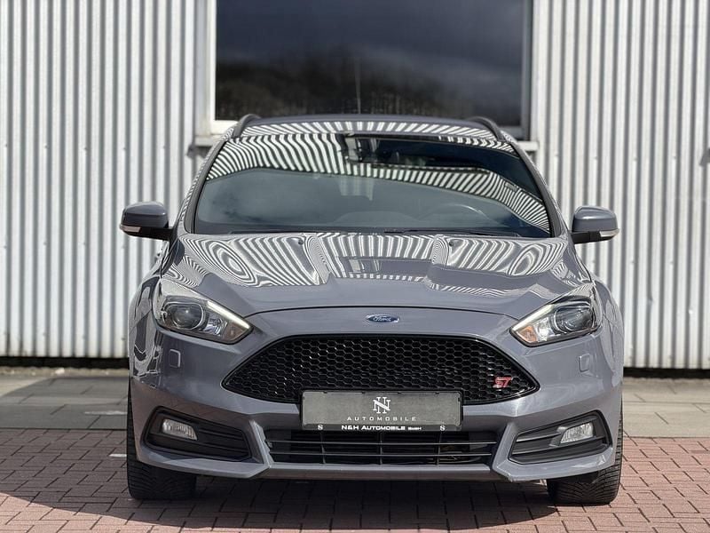 Gebraucht Ford Focus Premium 250 PS (183 kW) 2017 Slategrau Kombi