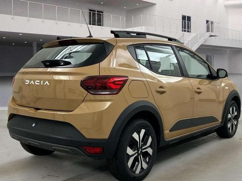 Używany Dacia Sandero Expression 91 KM (66 kW) 2025 Beżowy Kombi