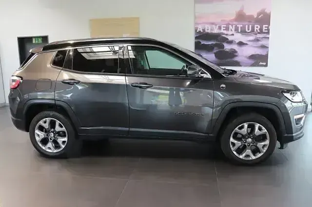 Second-hand Jeep Compass Altitude 241 CP (177 kW) 2017 Alb SUV