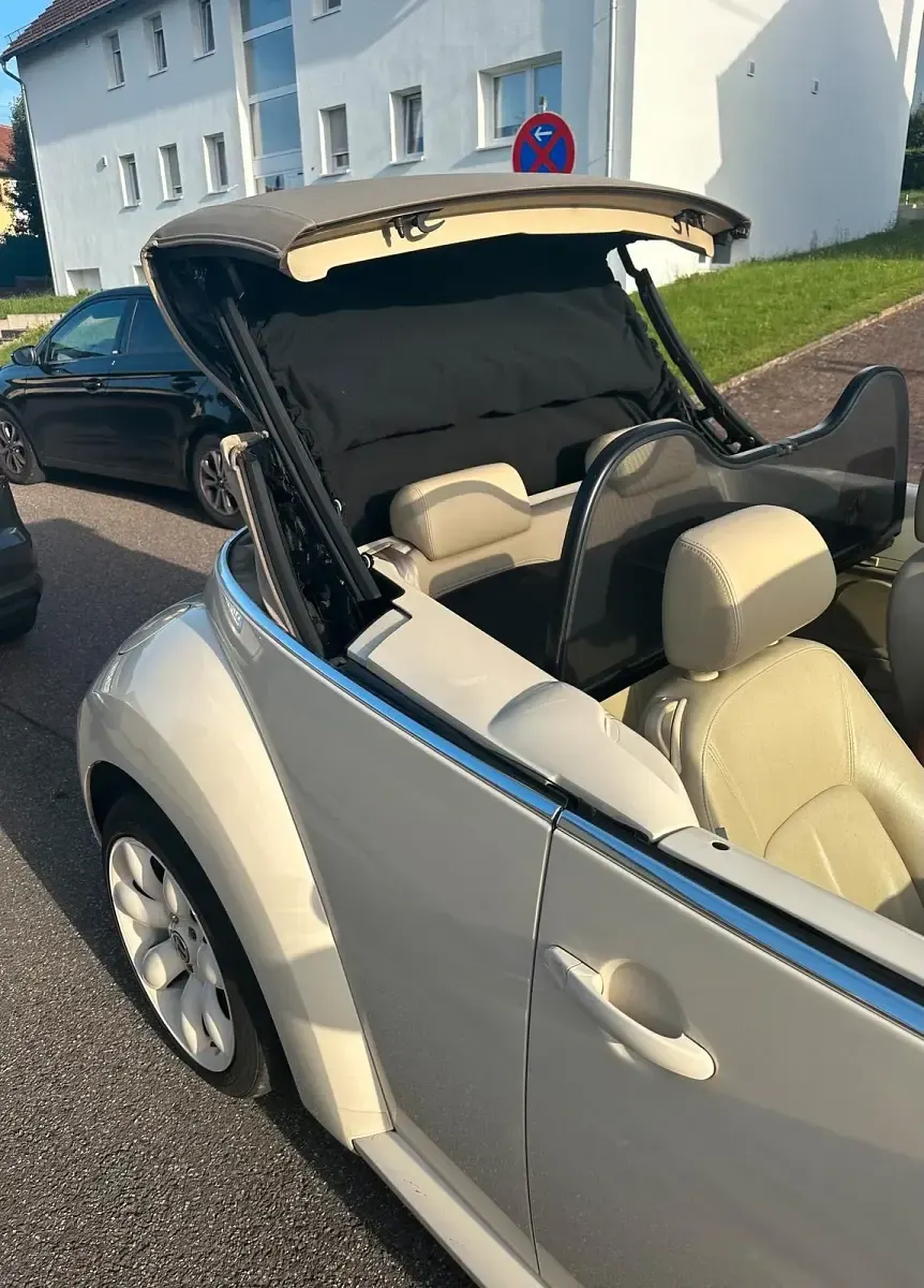 Usata VW Beetle Cabriolet 105 CV (77 kW) 2008 Beige Cabrio