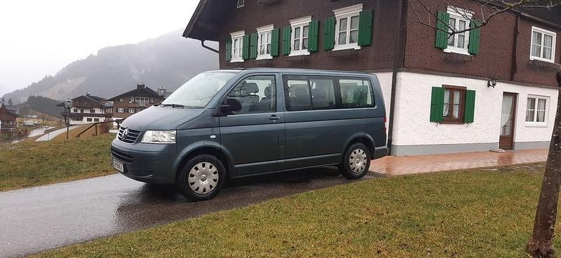 Grau Gebraucht 2007 VW Caravelle Van / Kleinbus | 11.750 € (Fairer Preis) - Bild 1/4