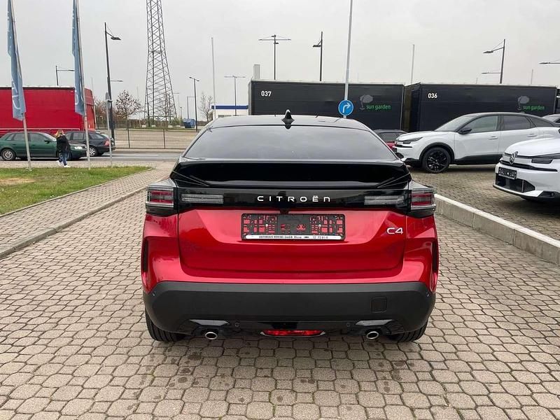 Neu Citroën C4 131 PS (96 kW) 2025 Elixir rot Limousine